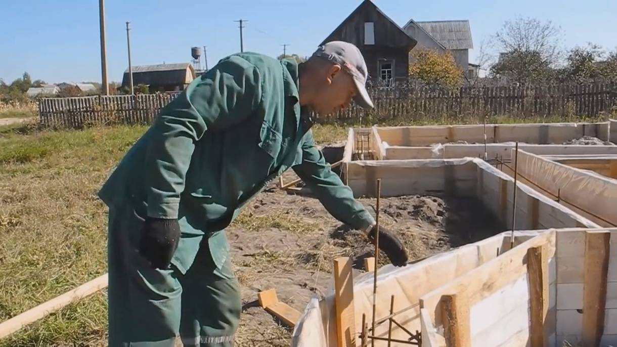Мелкозаглубленный ленточный фундамент ч.9 Установка опалубки