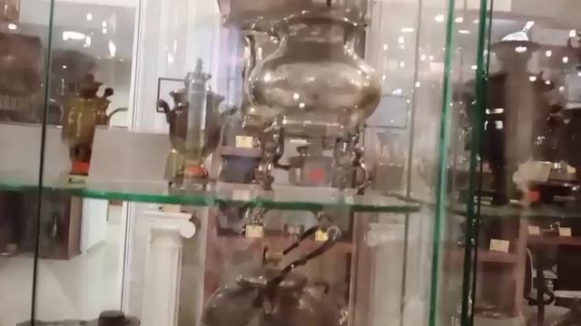 Я удивлена! Оказывается, паровоз, яйцо и шар - это тоже самовар!?..