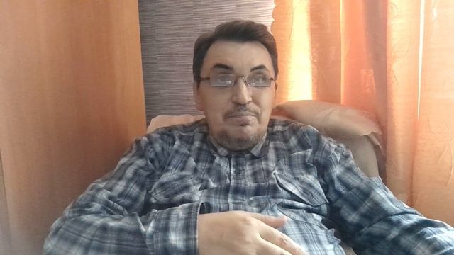 Сижу и беседую. Сколько в среднем минут уходит на просмотр моих видео.