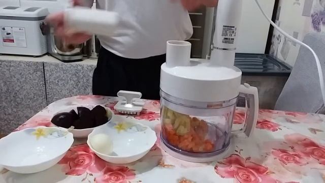 Нарезка кубиками. Блендер Редмонд RHB-2974. Мощный блендер для кухни.