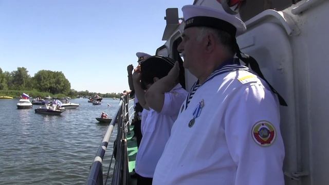 Союз военных моряков Саратовской области возглавил Бот парад в День ВМФ -2025 в Саратове.