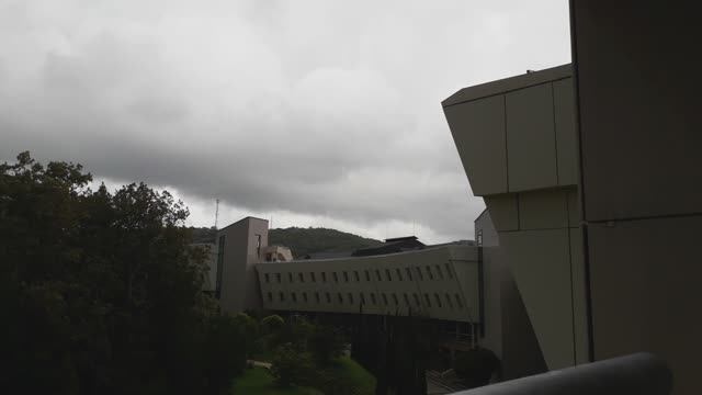 Похоже, смерч над  морем. Тучи ходят хмуро над детским лагерем Олимпийская деревня ВДЦ Орлёнок.