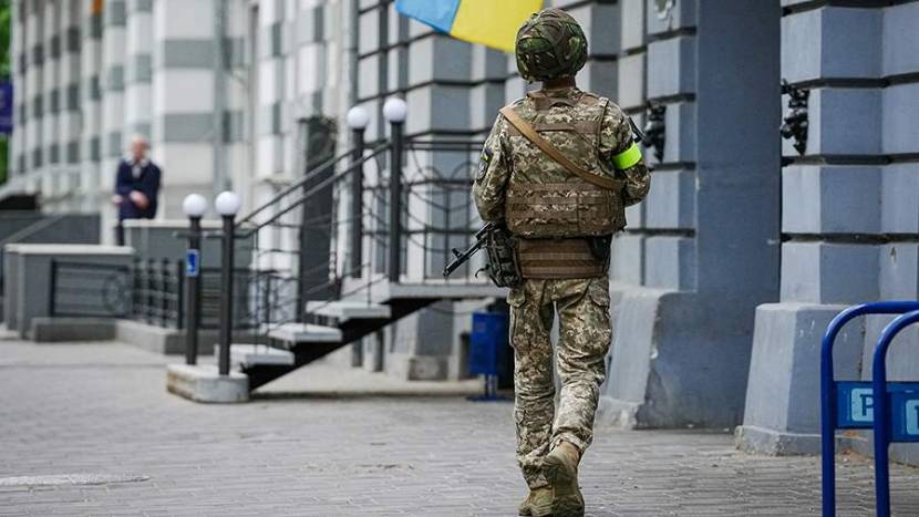 Командир ВСУ заявил о необходимости призыва в армию несовершеннолетних юношей