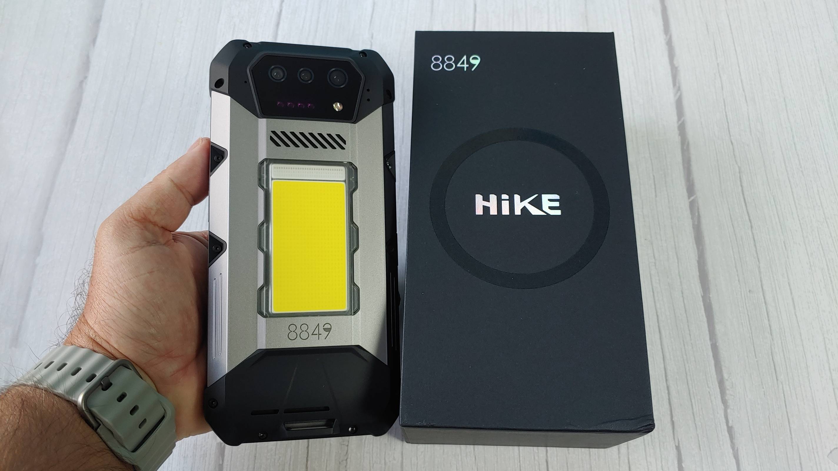 Бронефон Unihertz 8849 Hike 12512Gb 23800mAh Распаковка и Первое Знакомство