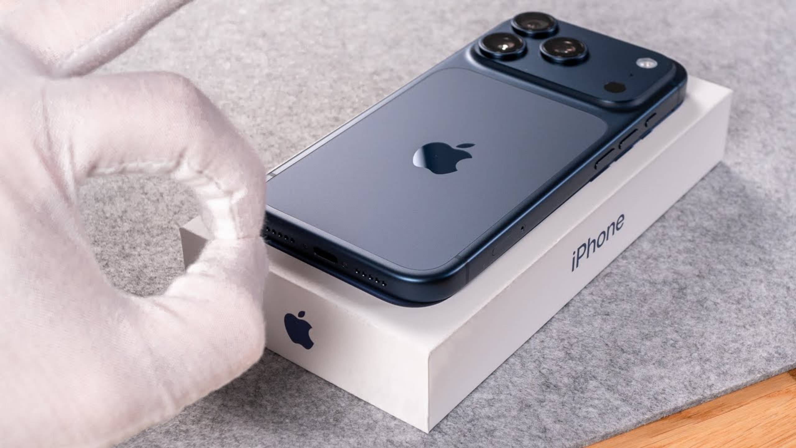 IPhone 17 Pro Распаковка и обзор
