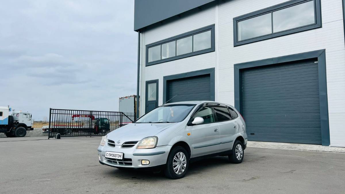 Nissan Tino, 1999 год
