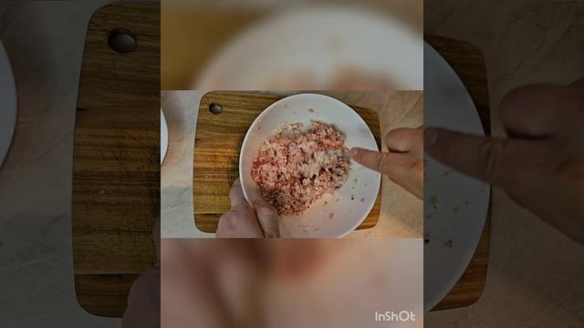 Фаршированные грибы в беконе