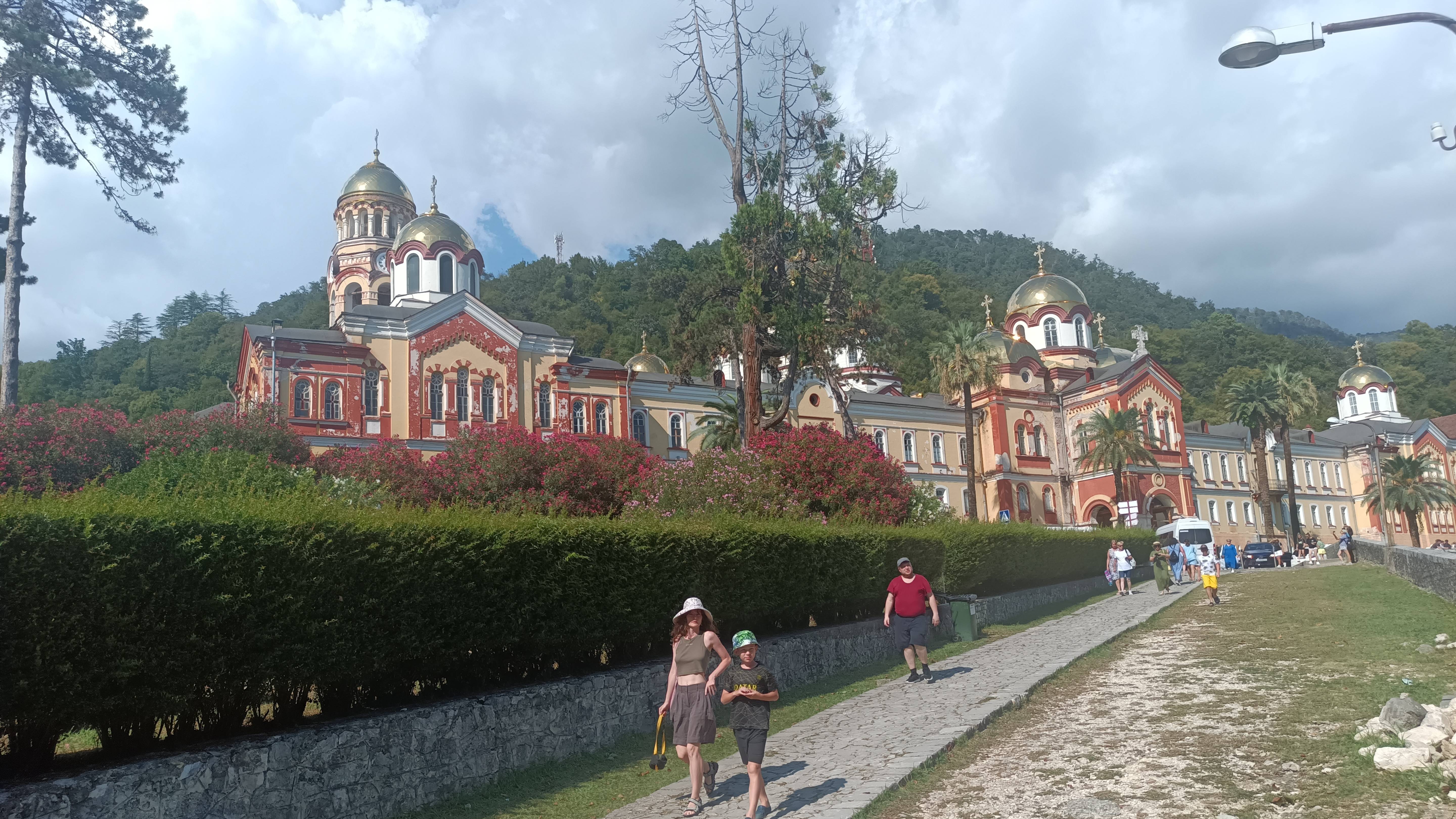 Окрестности Новоафонского монастыря