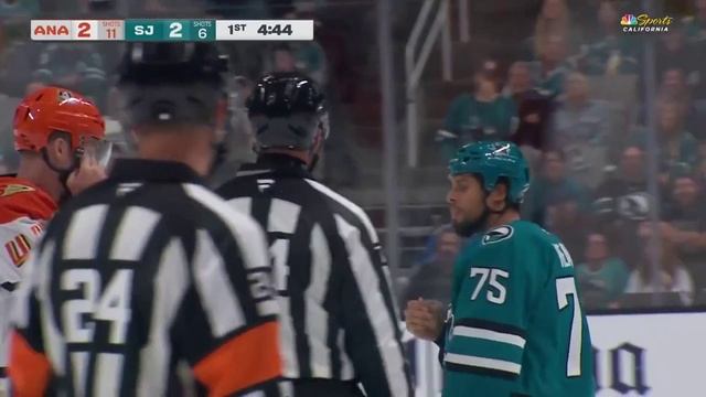 Подборка ярких силовых приемов и драк прошедшего игрового дня! NHL