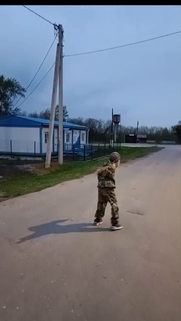 танцы под фонарем😛
