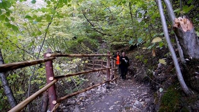 Туристическая тропа по каньону реки Гаргарчай и выход к смотровой площади Джыдыр-Дюзю города Шуша.
