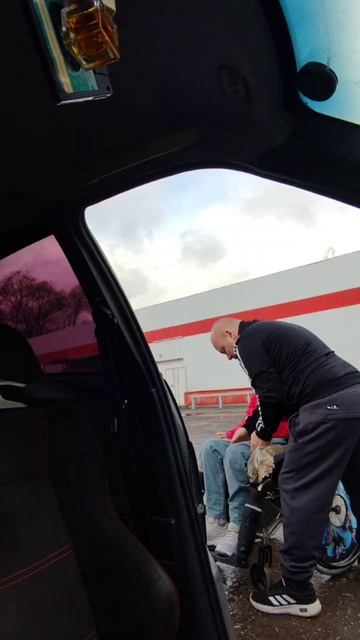 Прогулка до города 👍 Забрали подарки 🥰 сходили в магазин