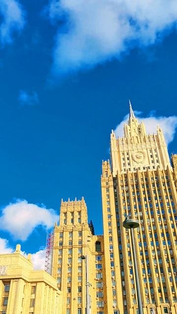 Шагаю по Москве