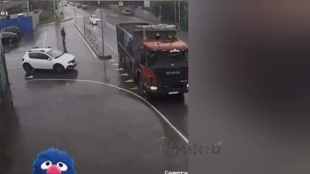это ужас, когда такие за рулем