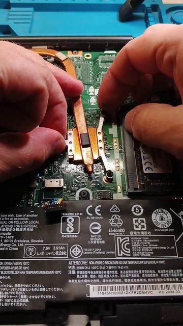 Lenovo IdeaPad 320. Замена термопасты