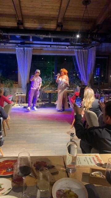 partymaker_stef и bereza_nastya исполняют песню . Гимн ТОРЖКОВСКОГО рынка  Торжок