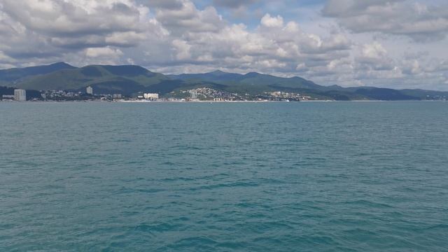 Сочи. Курортный микрорайон Лазаревское. Потрясающий вид на море и горы с корабля