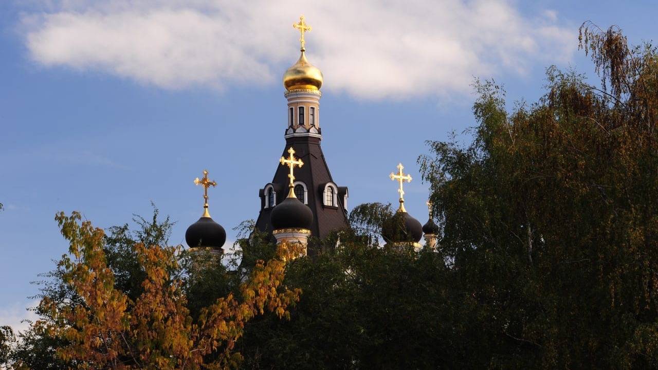 Поздняя Божественная Литургия. Неделя 18-я по Пятидесятнице. Преподобного Кириака отшельника.