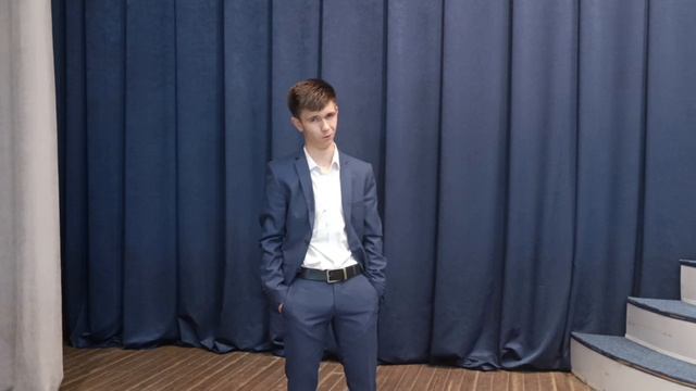 О. Емельянова  Свиньи - хрю поросята - хрю читает Артем Хмелевой 17 лет
