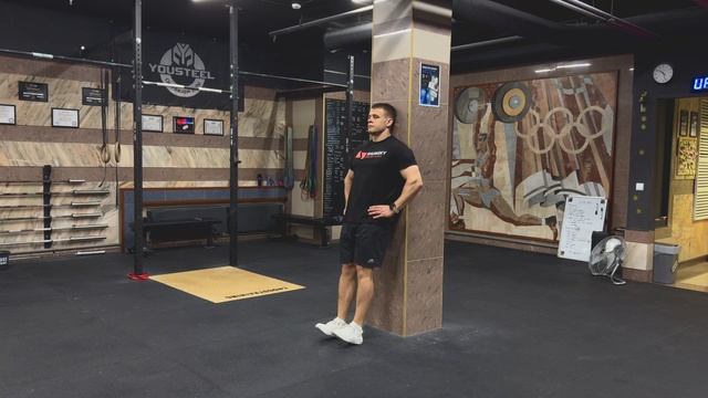 Подъем носков на себя стоя у стены|Ankle Dorsiflexion Standing Against A Wall