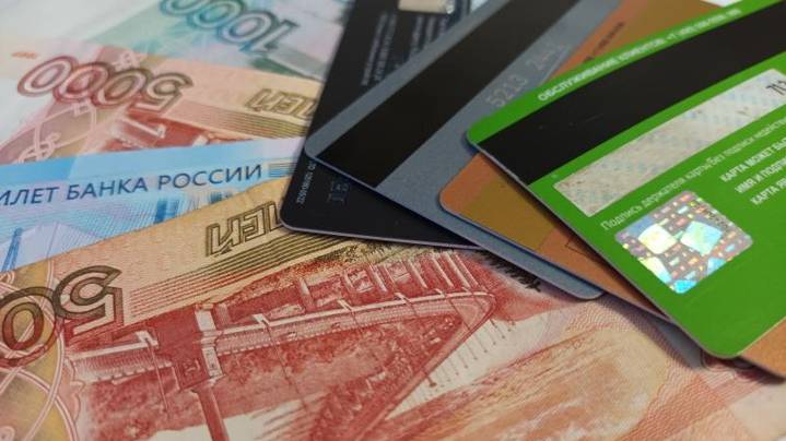 Житель Кузбасса лишился денег и иномарки из-за легенды о посылке с маркетплейса