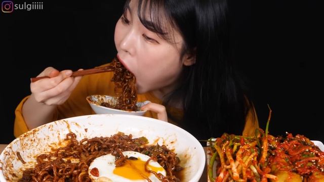 ASMR Мукбанг