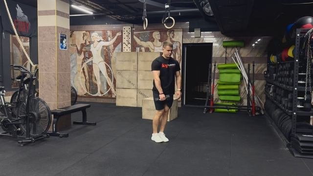 Наклоны с гантелью стоя на одной ноге без опоры|Single Leg Romanian Deadlift With Dumbbell