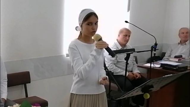Кружится и падает лист кленовый  Ева Савченко