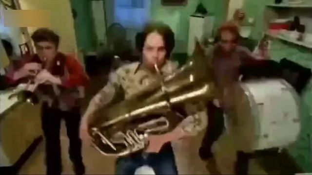 Воскресный муз-киоск...