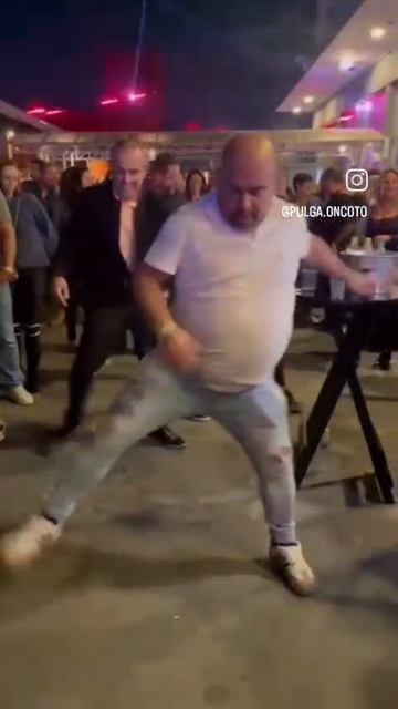 Танцуют все