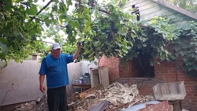 Демонтаж старой крыши.