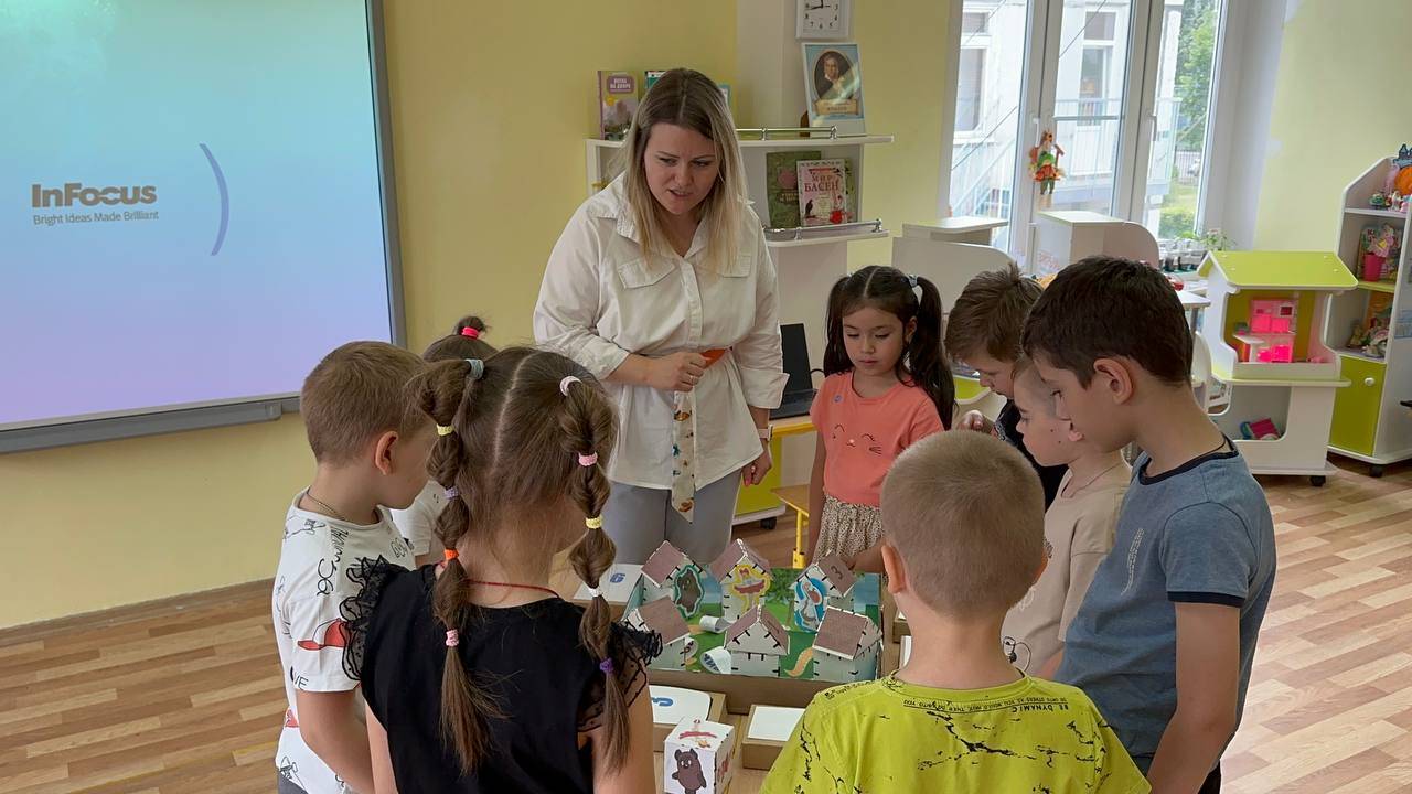 Визитная_карточка_Я__педагог_Помазковой_Виктории_Юрьевны_воспитателя_АНО_ДО__дс_203_Алиса