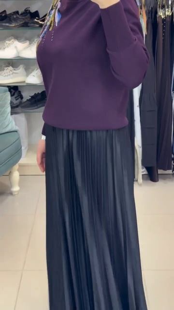 Цена кофты: 3500 р💜 Цена юбки: 2500 р🖤 Юбка двусторонняя: с одной стороны шелк, с другой-фатин💜