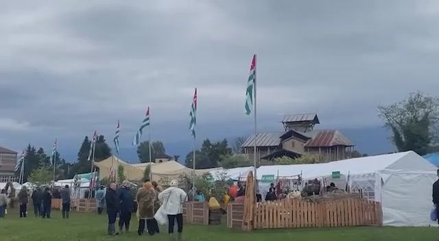 Начало традиционного Праздника Урожая в Абхазии сегодня 12.10.2025 на исторической поляне Лыхнашта