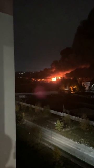 ВСУ нанесли удар по торговому центру в Донецке.