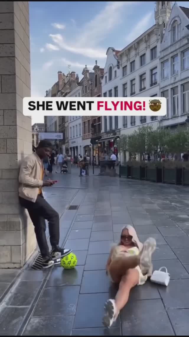 Нелепые моменты из жизни людей))