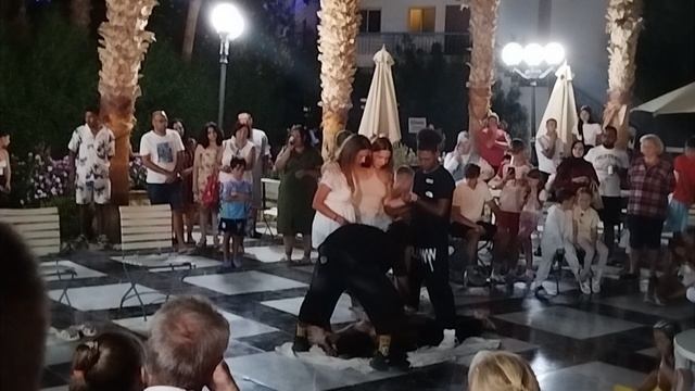 Show Time Mirage Bay Resort & Aquapark