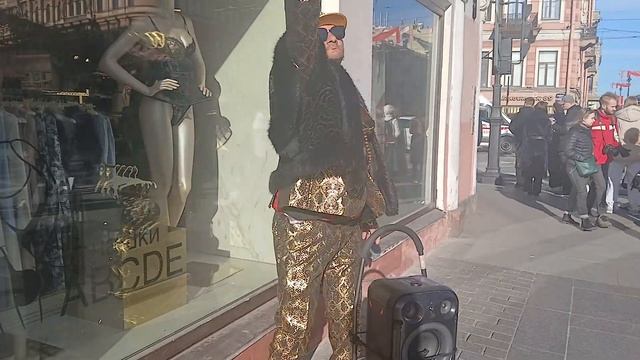 ТАНЦОР МАЙКЛ ИДЁТ ТАНЦЕВАТЬ