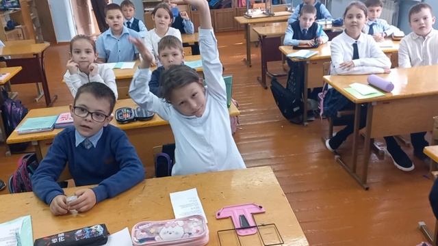 от 2а класса гимназии Азнакаево космонавтам привет.