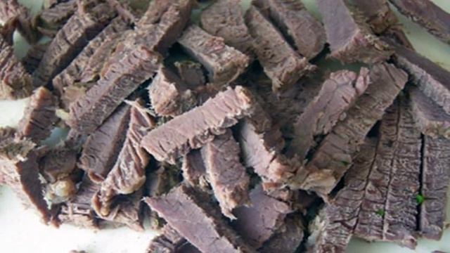 Салат с солеными груздями