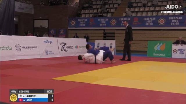 Тимур Арбузов из Кропоткина пополняет копилку команды России золотой медалью в категории до 90 кг