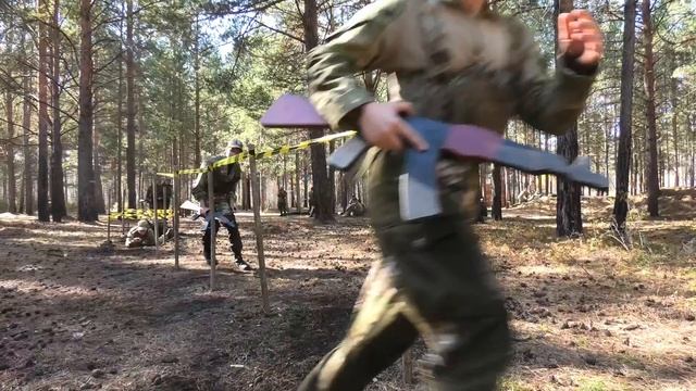 Золото листвы шуршит под ногами, воздух наполнен прохладой и ароматом увядающей природы