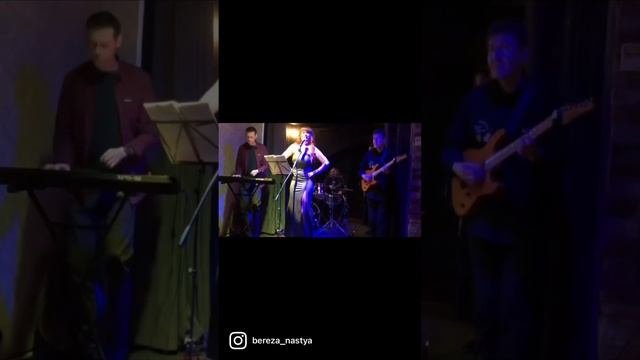 Попурри с первого сольного концерта.