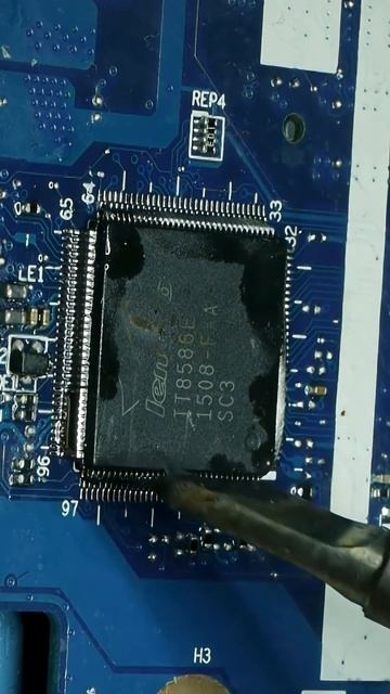 Как быстро отпаять мультиконтроллер #soldering #repair