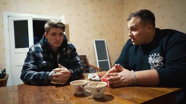 МАНЬЯК АНТОН СПАС СУМАСШЕДШУЮ ДЕВУШКУ С ЗАБРОШЕННОГО ЗАВОДА. ОНА ТАМ НЕ ОДНА?