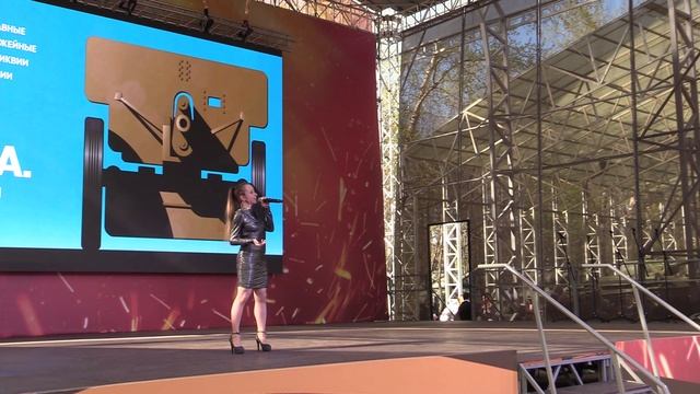 Леора О той весне и Солдаты не плачут