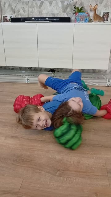как ядралтся с братам