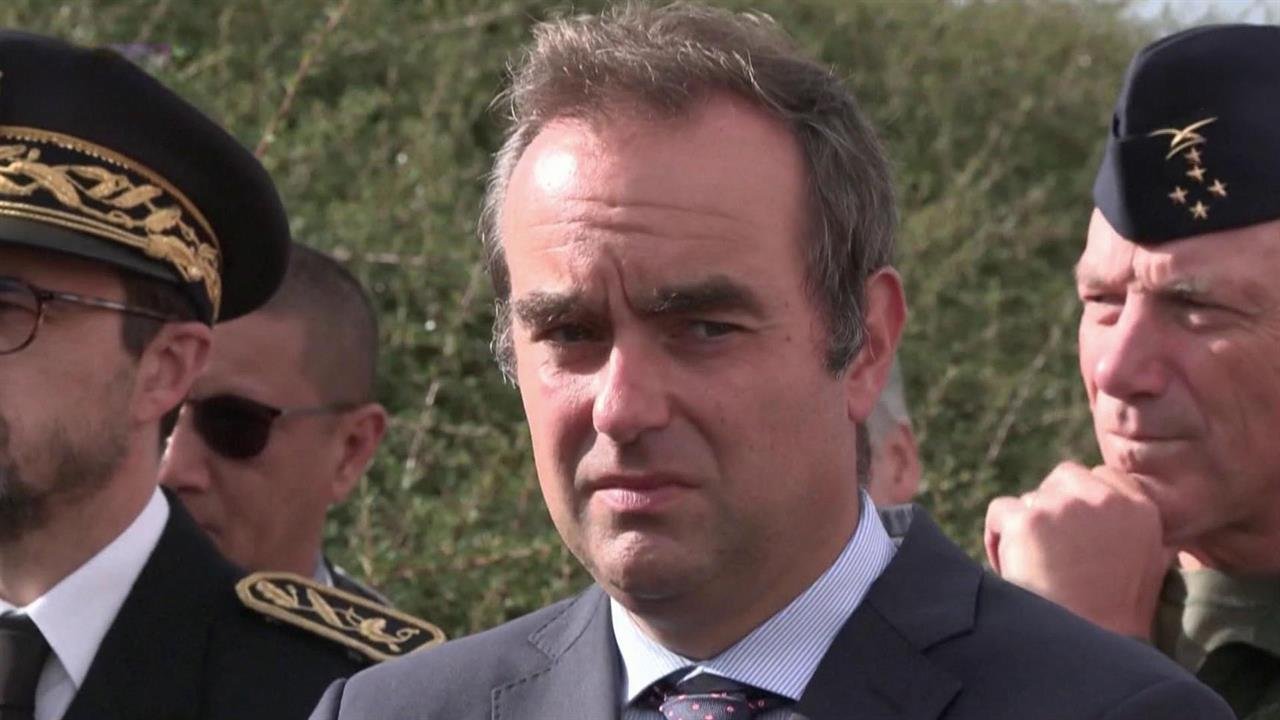 Второй срок премьер-министра Франции Себастьена Лекорню может стать короче первого