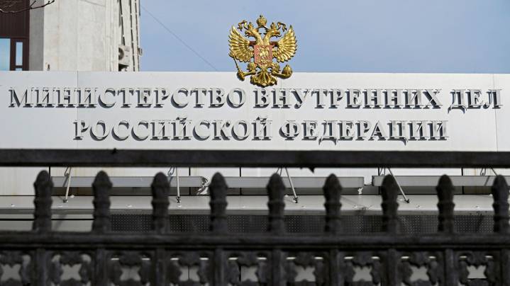 В Татарстане полицейский выстрелил в ногу женщине, угрожавшей ему ножом