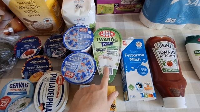 Закупка продуктов по акции в магазине 